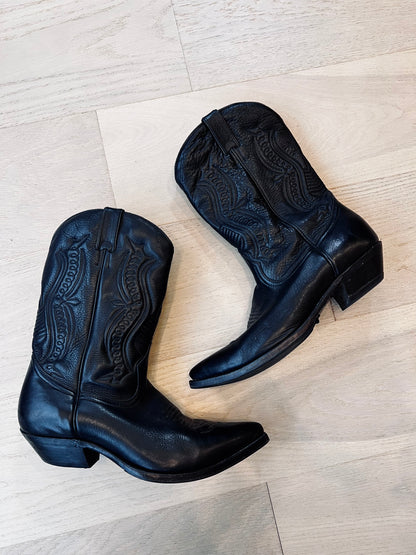 undercover of darkness boot